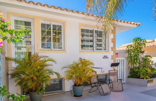 Palm-Mar Apartment | Luxury 3bd villa with premium amenities, jacuzzi, private parking