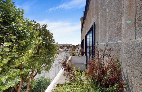 Royal Borough of Kensington and Chelsea Apartment | Luxury 3Bed,2Bath w/Balcony in the heart of London