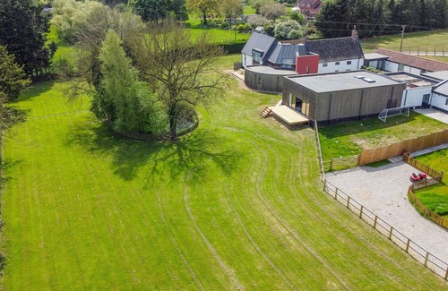 Hethel House | Luxury 3bed annex w/parking & outside space