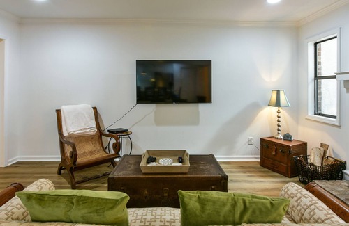 Charleston House | Luxury 3BR/ 2.5 BA Townhouse on James Island