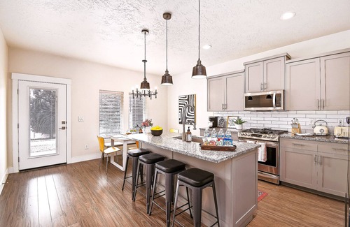 Meridian House | Luxury 3BR 2BA Refuge by The Village at Meridian