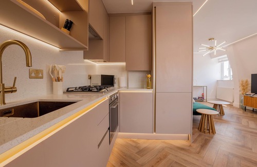 Roxeth Apartment | Luxury 3BR Apartment Family Comfort & Style