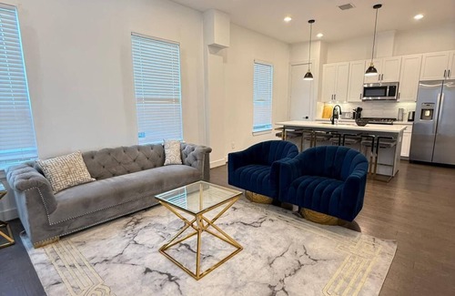 North Houston Apartment | Luxury 3BR for Families Nurses and Group