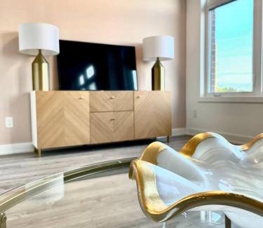 Stouffville House | Luxury 3BR home with free parking, full kitchen in Stouffville Markham