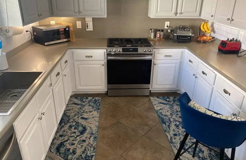 Paradise House | Luxury 3BR Loft Gated Community.n