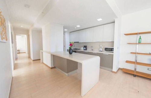 Tumba Vieja Apartment | Luxury 3BR Oceanview apt parkingandbalcony
