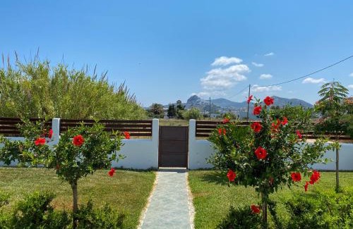 Skiros Villa | Luxury 3BR Sunrise Villa , Seaside Gyrismata
