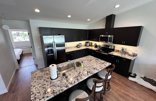 Joseph House | Luxury 3BR Townhome - Walk anywhere in Joseph! (C)