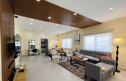 Batangas City Villa | Luxury 3BR Villa w Plunge Pool near SM Batangas (Instagram-Worthy!)