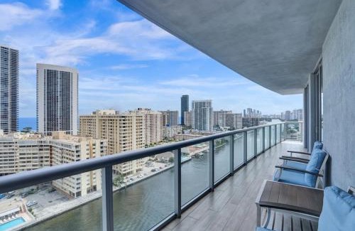 Hallandale Beach House | Luxury 3BR Water view 18th-Floor Deck Pool