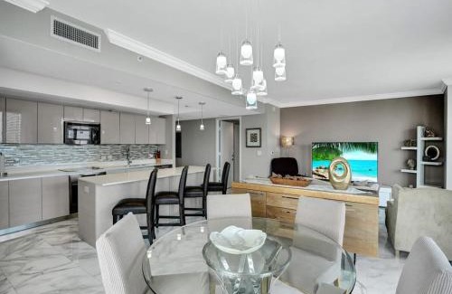 Hallandale Beach House | Luxury 3BR Water view 18th-Floor Deck Pool
