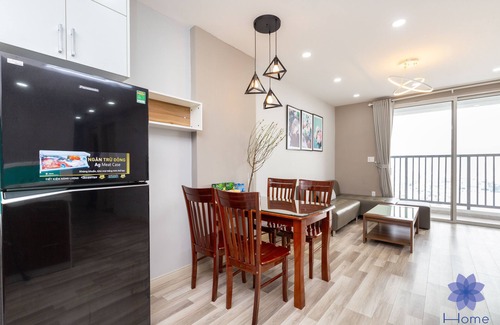 Phu Nhuan Apartment | Luxury 3Brs Apartment With Free Pick-Up Airport, Free Gym & Pool