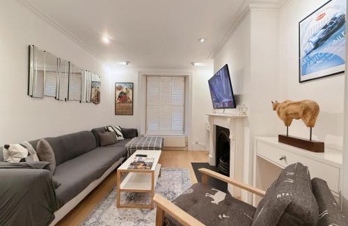Warwick Villa | Luxury 3BRs Home, Spacious and Cozy in Victoria