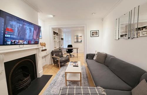 Warwick Villa | Luxury 3BRs Home, Spacious and Cozy in Victoria