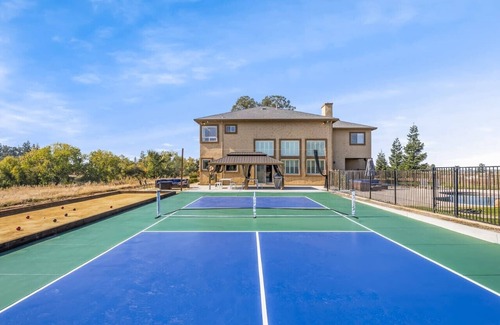 Victor House | Luxury 4 Acre Estate - Pickleball, Pool, Game Room