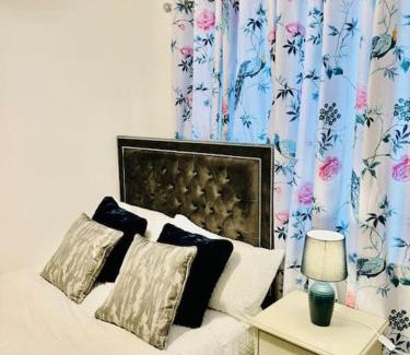 Wyken House | Luxury 4 bed house in Coventry