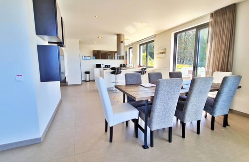 Casal do Pardo Villa | Luxury 4 Bed Villa With Large Heated Pool, Sleeps 8, Beautifully Appointed.