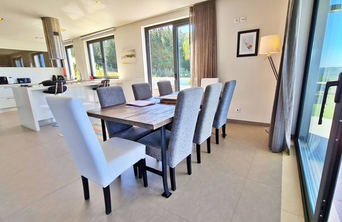 Casal do Pardo Villa | Luxury 4 Bed Villa With Large Heated Pool, Sleeps 8, Beautifully Appointed.