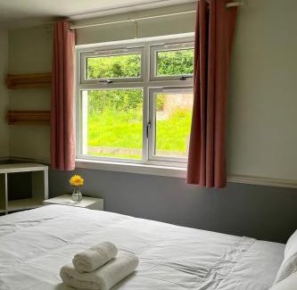 Blackburn Villa | Luxury 4-Bedroom 2 Bathroom Private Vila