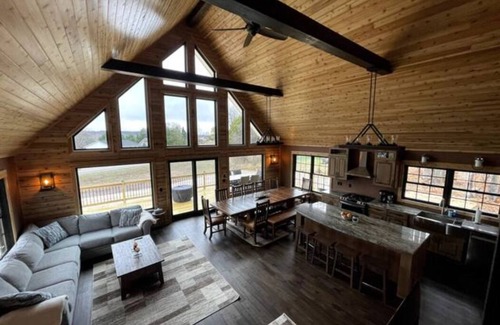Boyne Falls Cabin | Luxury 4 bedroom Cabin on 40 Acres Ski-Hike