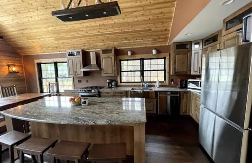 Boyne Falls Cabin | Luxury 4 bedroom Cabin on 40 Acres Ski-Hike