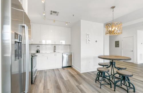 Central Business District House | Luxury 4 bedroom condo - Short Walk to Bourbon Street