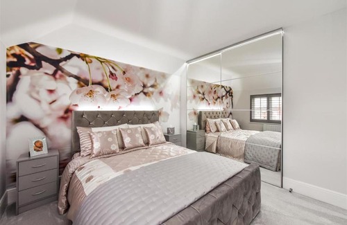 Waterlooville Villa | Luxury 4 Bedroom Detached House