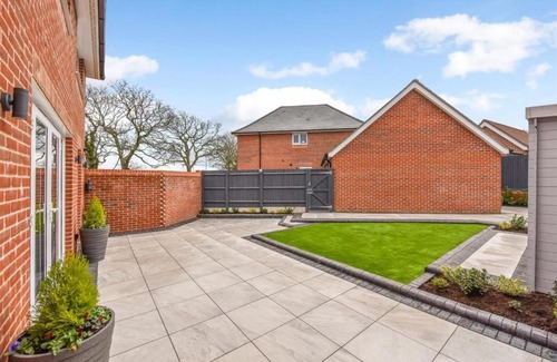 Waterlooville Villa | Luxury 4 Bedroom Detached House