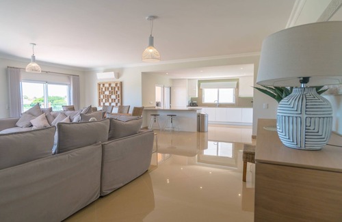 Atalaia House | Luxury 4 Bedroom Detached Villa on Boavista Golf Resort, Lagos