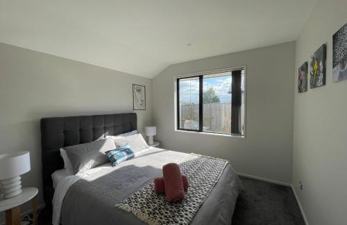 Lincoln House | Luxury 4 Bedroom Family Retreat
