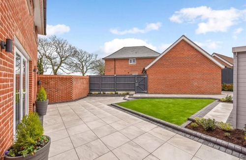 Waterlooville House | Luxury 4 Bedroom Detached House