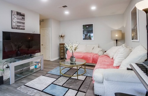 Clairemont Mesa House | Luxury 4-Bedroom Home w Garage, Pool in Highly Desired Neighborhood