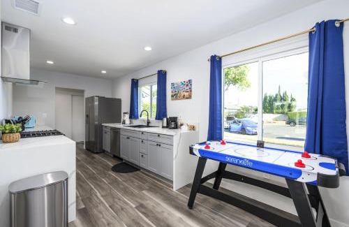 Riverview West House | Luxury 4 Bedroom House Mins to Disney! Game Room