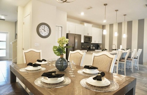 Downtown House | Luxury 4 Bedroom Retreat Near Disney 340