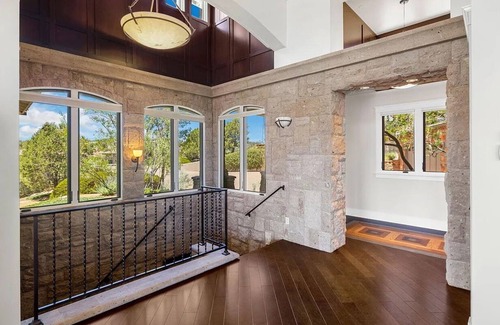 Forest Trails House | Luxury 4-Bedroom Retreat with Stunning Panoramic Views