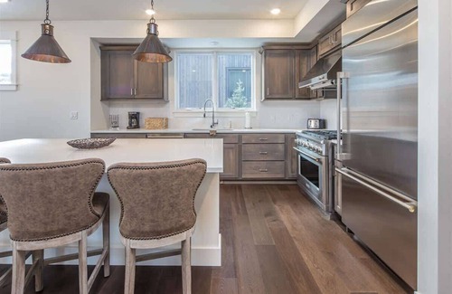 Big Sky House | Luxury 4 Bedroom Townhome Big Sky Town Center