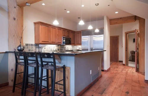 Nordic Estates House | Luxury 4 Bedroom TRUE Ski in/ski out Townhome in Exclusive Taluswood