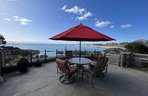 Gonzales House | Luxury 4 Bedroom Victoria Oceanfront Home with Amazing Views