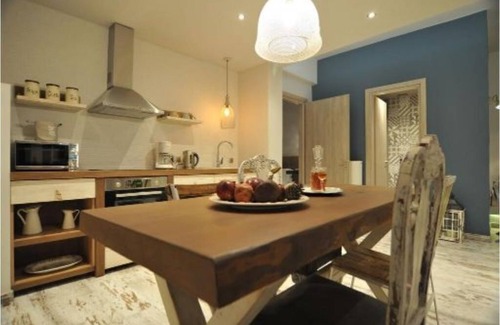 Galaxidi Villa | Luxury 4 bedroom Villa with Jacuzzi