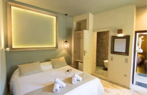 Galaxidi Villa | Luxury 4 bedroom Villa with Jacuzzi