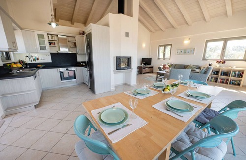 Galatas Villa | Luxury 4 Bedroom Villa With Private Pool and Panoramic Sea View