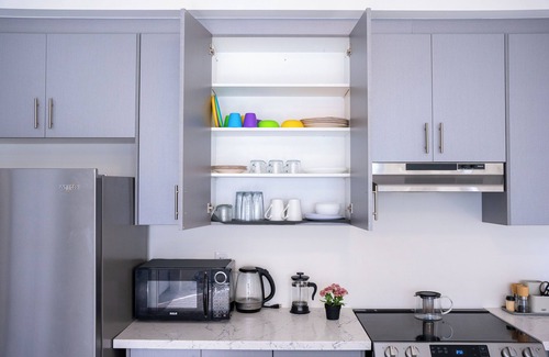 Barrie House | Luxury 4 Bedrooms & 2.5 Bathroom Retreat with Modern Comforts in Barrie City!