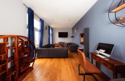 Isle of Skye House | Luxury 4 Bedrooms Seaview Cottage in Carbost 2