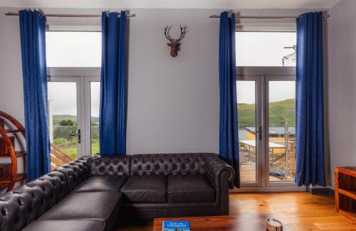 Isle of Skye House | Luxury 4 Bedrooms Seaview Cottage in Carbost 2
