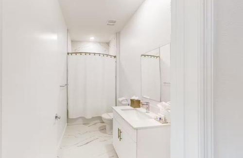Loughman Villa | Luxury 4 BR Den w Private Pool close to Disney Golf Clubs Pet Friendly