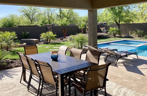 Queen Creek House | Luxury 4 BR, pool/spa w/ swim up bar, mist system, putting greens, pool table.