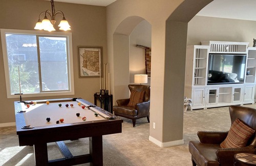 Queen Creek House | Luxury 4 BR, pool/spa w/ swim up bar, mist system, putting greens, pool table.