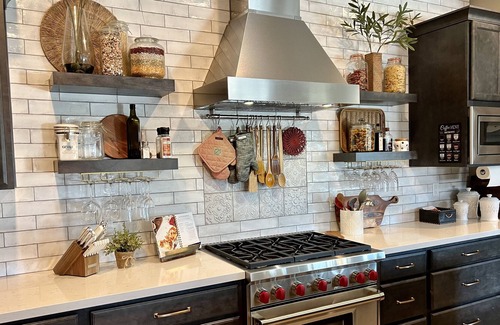 Queen Creek House | Luxury 4 BR, pool/spa w/ swim up bar, mist system, putting greens, pool table.