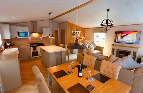 Paignton Cabin | Luxury 4 person Holiday Lodge at Hoburne South Devon