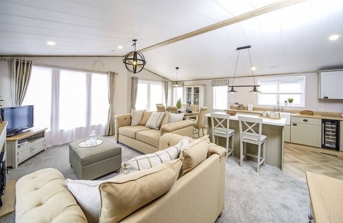 Paignton Cabin | Luxury 4 person Holiday Lodge at Hoburne South Devon